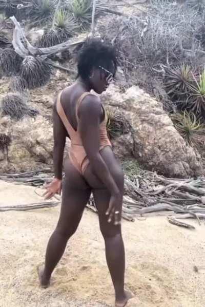Lupita Nyongo @lupitanyongo GIF 🍑nly