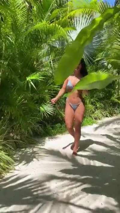 Vanessa Christine (@vanessachristine)