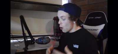 Jaystation sucks so I’m making fun of him 😂