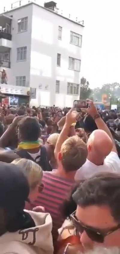 WCGW forming a dance posse on a bus stop.