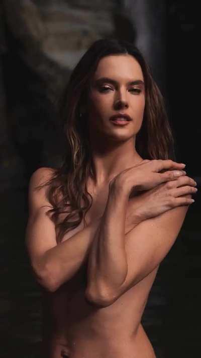 Alessandra Ambrósio 