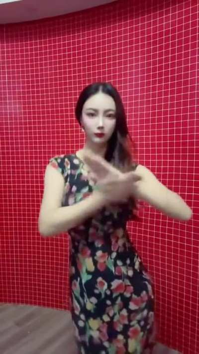 Daniella Wang TikTok dance