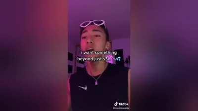 The perfect song for alloromantic aces and Demisexuals 💜