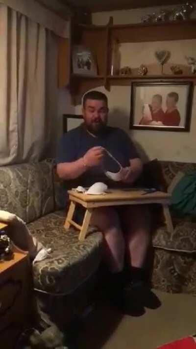 This 'bai' knows a trick or two to get through this (if you know the lad's name give him some recognition)