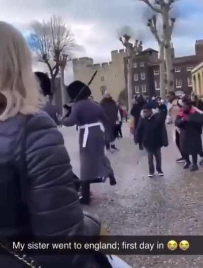 (Non) Credible Defence of the King 🇬🇧💂🏼‍♀️