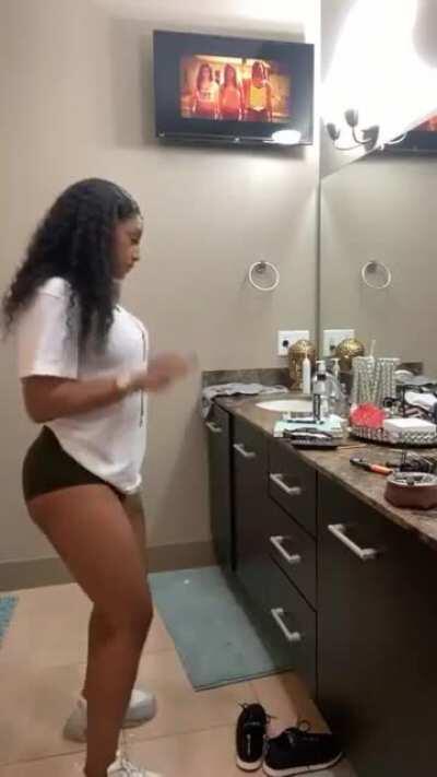 Shawty just be vibing, I like that