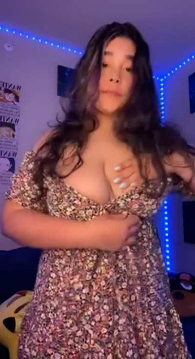 Not perfect but can I surprise you with my natural Venezuelan boobs [Gif]