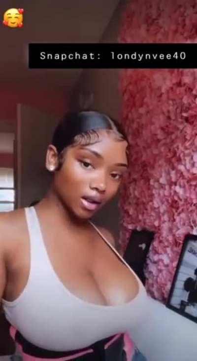 ⬆️ if you'll fuck my tits hard ☺️🙈