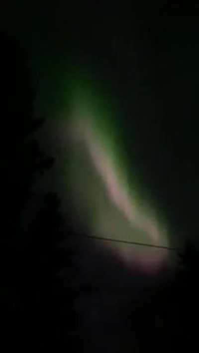 Amazing aurora that flared up not long ago!! I'm glad I'm such a night owl!
