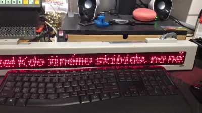 Panel z autobusu zase něco říká