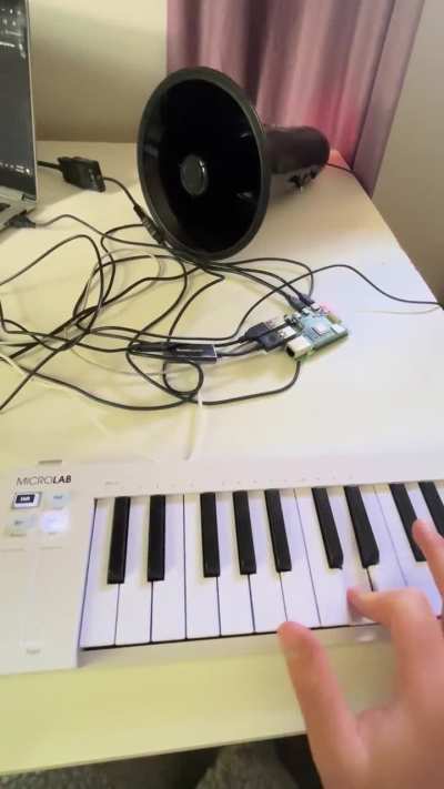 I built a working “car piano horn” but need help cleaning up the audio