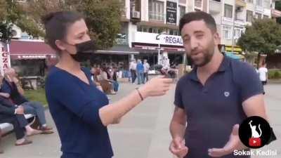 Türünün son örneği olan zeki bir karadenizli. AKP en çok güvendiği yerlerden oy kaybetmeye başlıyor. Düşünceleriniz?