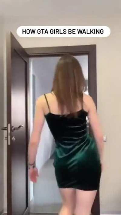 Так ходит твоя девушка