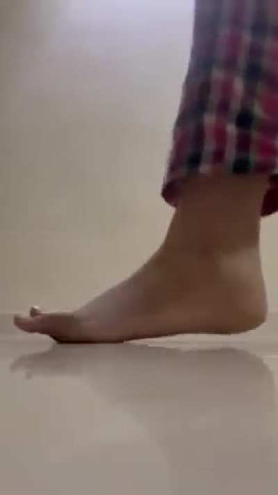 This Pakistani Foot Queen makes quick & easy work of a small & pathetic caterpillar! Nothing can survive being crushed beneath her barefeet... 😈