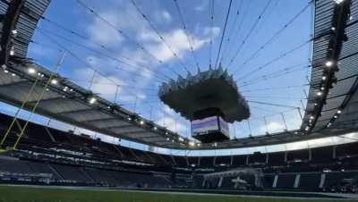 [Pregame] Frankfurt Stadium roof folding into the scoreboard ahead of the game