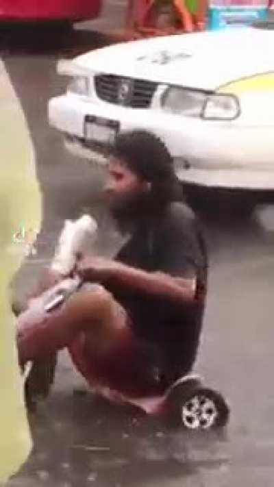 Se me hace tarde pal shitpost en Mujico...