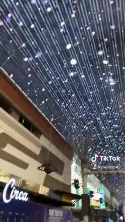 Freemont street never lets me down✌🏻