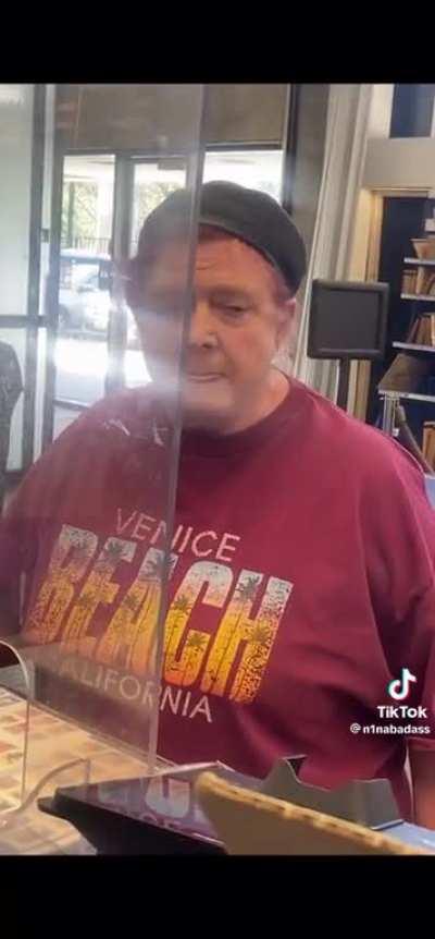 Karen has a meltdown and calls post office employees pieces of shit because she came with an unprepared envelope.