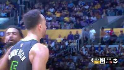 [Highlight] Kyle Anderson hits the quick-release corner triple to give the Timberwolves their biggest lead vs the Lakers at 15 during their play-in tournament game