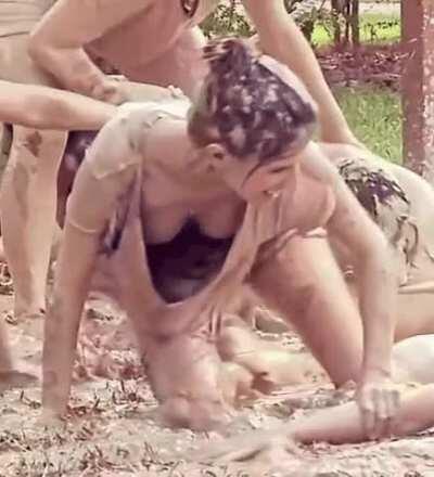 Is this real!!?? Im imagining the mud as cum...