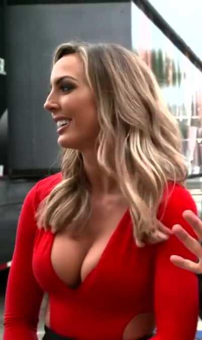 Peyton Royce's slight bounce