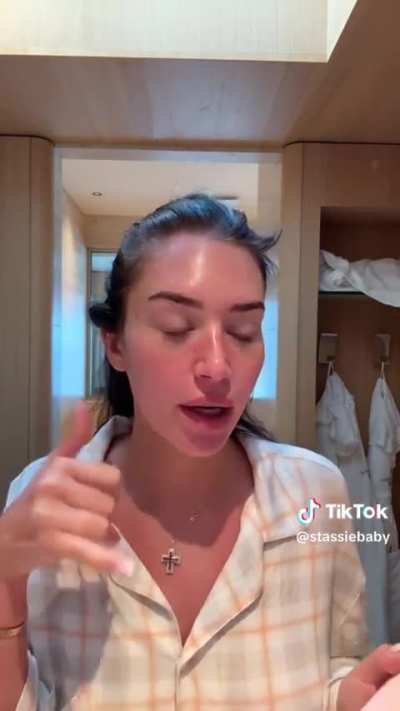 glowing girl - via Tiktok