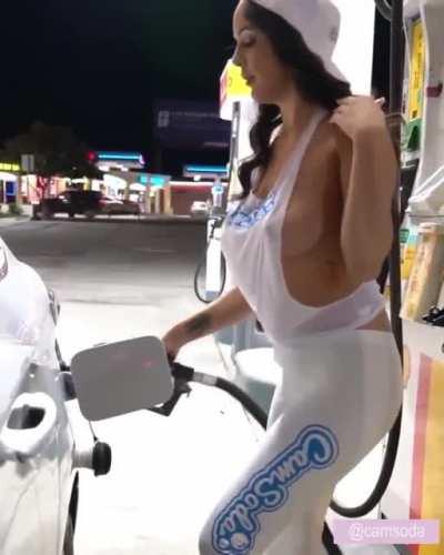 I'd let her pump my gas