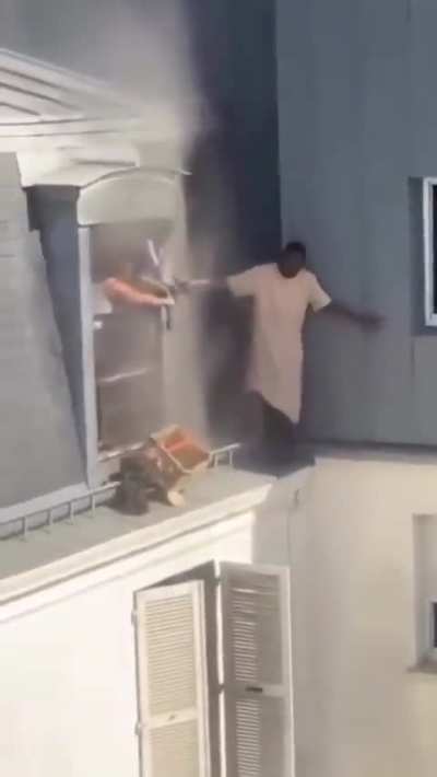 Fousseynou Cissé, 39, rescued children from the sixth floor of a burning Paris apartment. This man’s courage and determination saved an entire family’s life