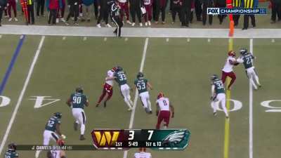 [Highlight] ZACK BAUN FORCES A FUMBLE!