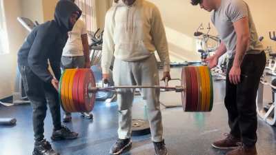 Hey guys I’m 17 184 pounds and I have been training for about a month now and I just hit 400. Any tips on my form?