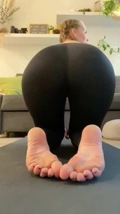 Classic black lulus never go out of style!