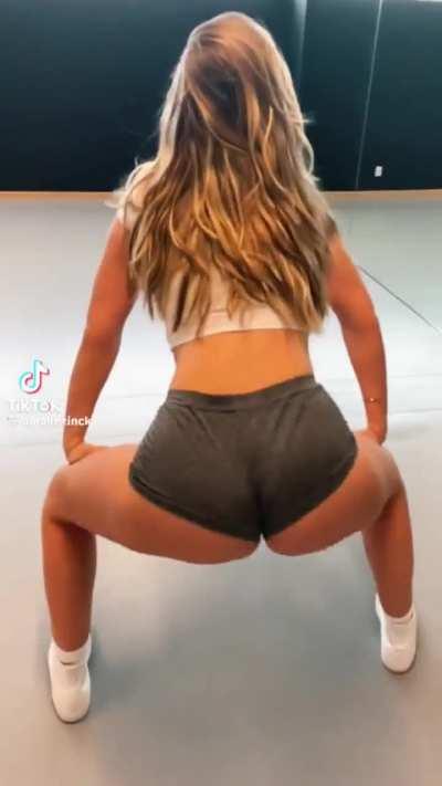 Pawg of the day 🍑