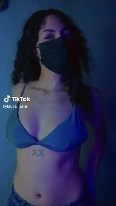 @laura_latin