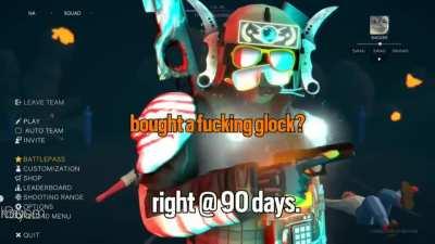 Aliens slowly walks away from a group of humans discussing about guns