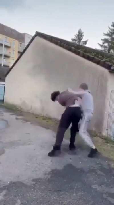 Brown shirt took a screenshot of grey hoodie’s NFT & sold it!😱🫣🤯