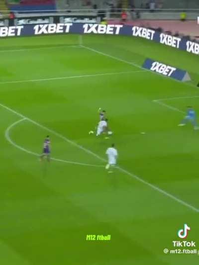 Attacking sequence leading up to the second goal 