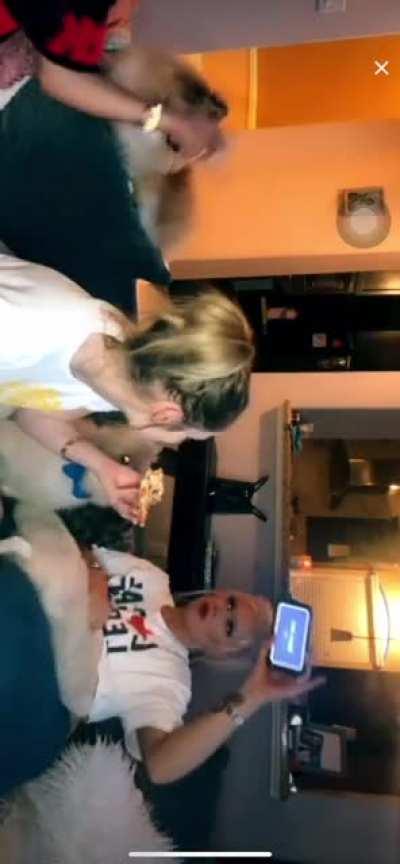 @Tiffsogorgeous live but it’s her sister who slips part3