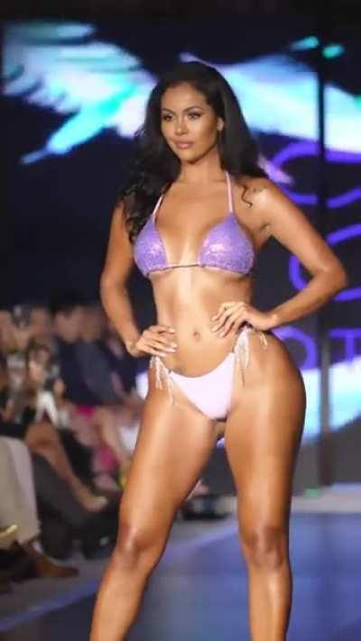 aline (@allinebernardess)