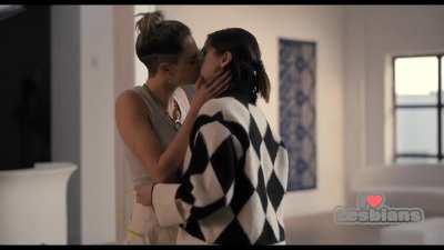 Cara Delevingne & Selena Gomez (Only Murders in the Building - s02e02)