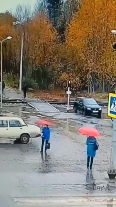 Man wearing AirPods gets swept by train in Russia(+Aftermath)