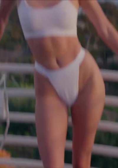 Was never really into Kendall Jenner before, now I get it!