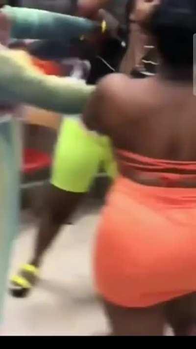 Group of women fight at Arby's