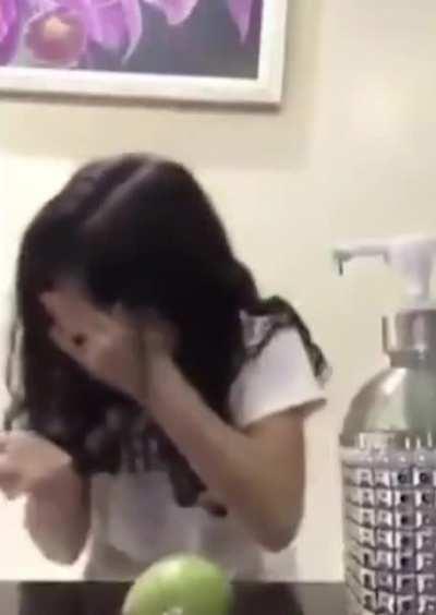 Before eating, make sure your hands are clean