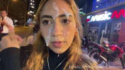 Night-time cumwalks are so much fun!!