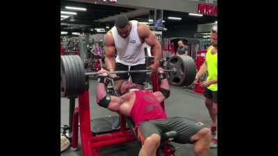 What a nice looking young man, i hope nothing happens to his right pec during this lift!