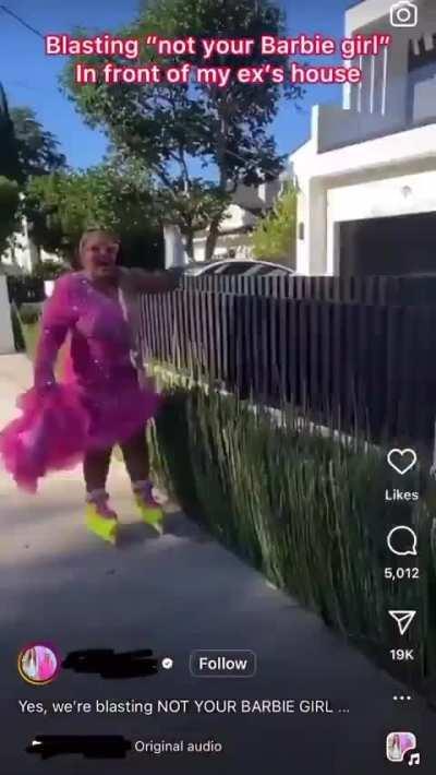 If this is real, I can’t for the life of me figure out why he would break up with a prize like this.