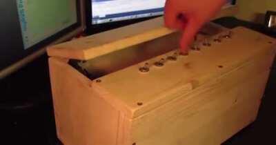 Box that turns itself off