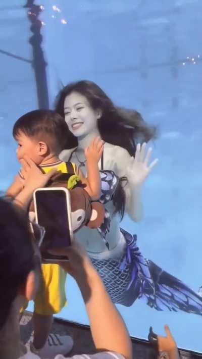 Can’t look straight.