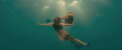 Kelly Brook & Riley Steele in Piranha 3D