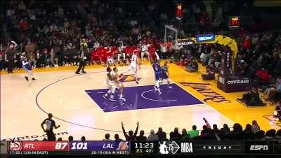 [Highlight] LeBron gets the strip then THT throws it up for the monster lob to LeBron in transition